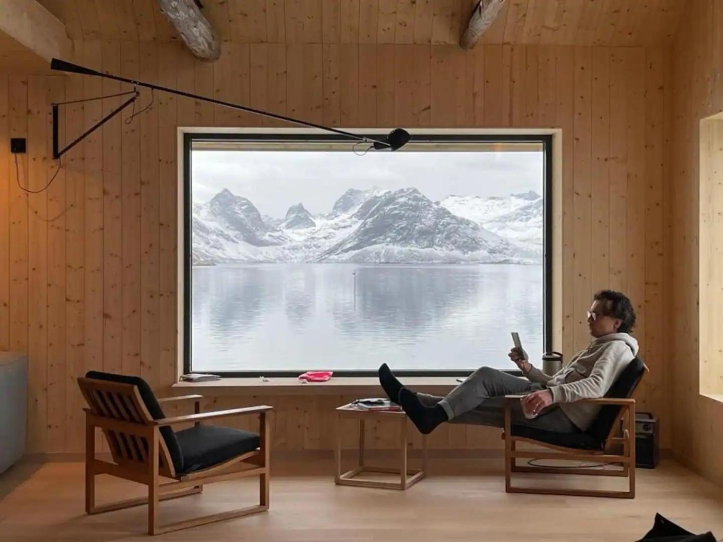 Minkfarmen, Spacious Seaside Cabin With Scenic View Ramberg Exterior foto
